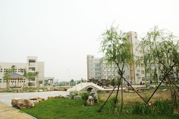 唐山勞動(dòng)技師學(xué)院2017火熱招生中！