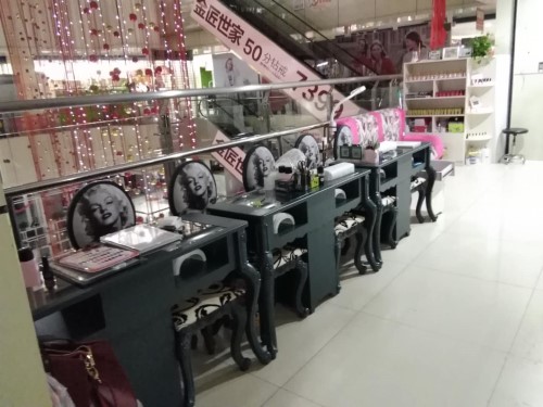 纖指圓夢想！保定東方技工學(xué)校創(chuàng)業(yè)者——李丹！  