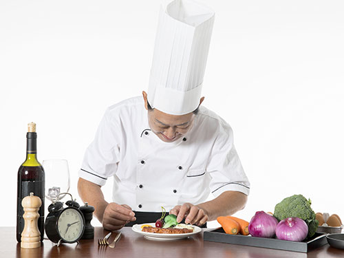 現(xiàn)在學廚師晚不晚？唐山廚師學校哪家好？