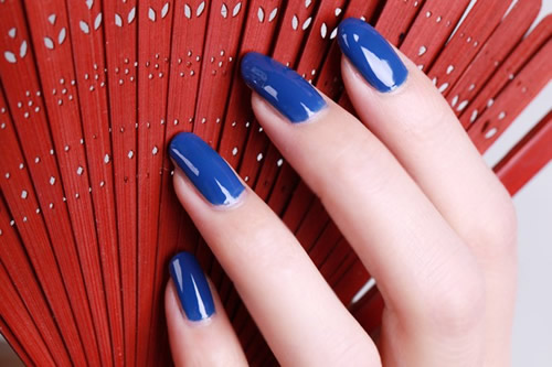 挑選指甲油的顏色都有什么竅門？讓威海美甲學(xué)校告訴你吧！