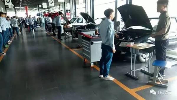 承德騰飛職業(yè)技術(shù)專(zhuān)修學(xué)院的一天