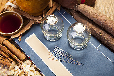 河北省郭氏按摩職業(yè)培訓(xùn)學(xué)校開(kāi)設(shè)了哪些中醫(yī)針灸課程？