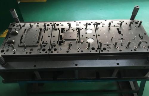 天津職業(yè)技術(shù)學(xué)院模具設(shè)計(jì)與制造學(xué)什么？