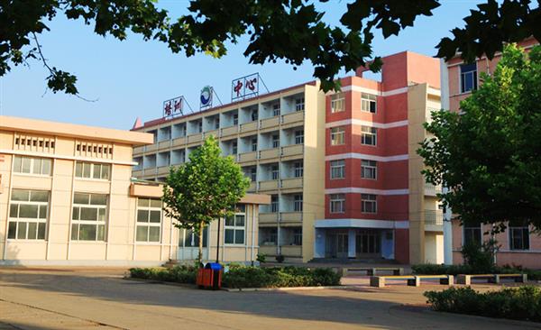 山東龍口礦業(yè)集團高級技工學(xué)校的醫(yī)護專業(yè)能考執(zhí)業(yè)藥師資格證嗎？