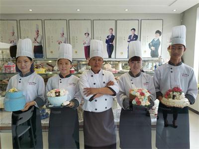 去邢臺哪所學(xué)校學(xué)習(xí)月餅制作？   