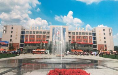  在石家莊可以去哪里學(xué)習(xí)播音主持？   