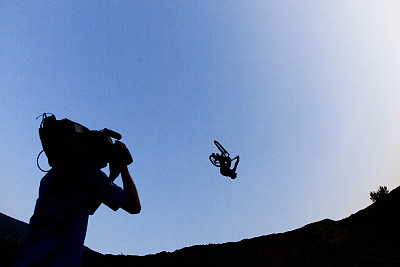 新人學攝影要了解什么？衡水亮點化妝攝影學校幫你了解！