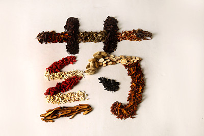 吃藥的禁忌你知道嗎？秦皇島藥科中等專(zhuān)業(yè)學(xué)校專(zhuān)業(yè)解答！