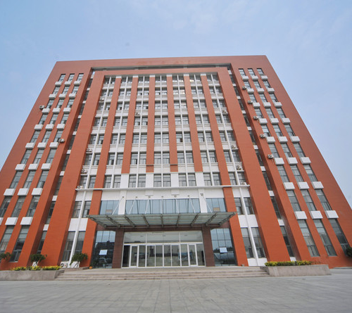 與同類(lèi)院校相比，東營(yíng)市技師學(xué)院都有哪些優(yōu)勢(shì)？