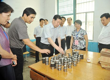 市教育局局長趙新法到我校調(diào)研