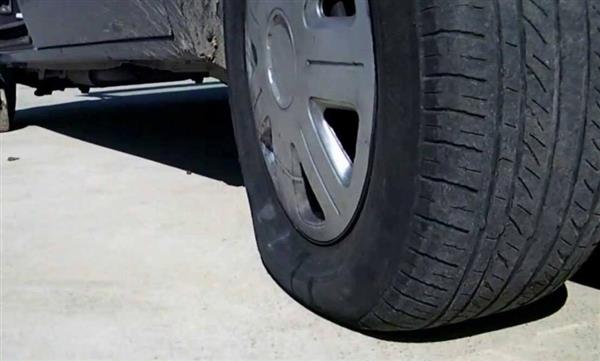 防范于未然！這些導致汽車爆胎的原因你需要知道！保定交通運輸技工學校正在講解