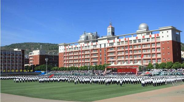 學(xué)計(jì)算機(jī)平面設(shè)計(jì)專業(yè)有前途嗎？石家莊市明澤職業(yè)中專學(xué)校來(lái)給您解說(shuō)