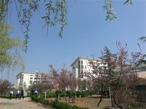  濟(jì)南現(xiàn)代畜牧獸醫(yī)專修學(xué)校有哪些教學(xué)特色和優(yōu)勢？