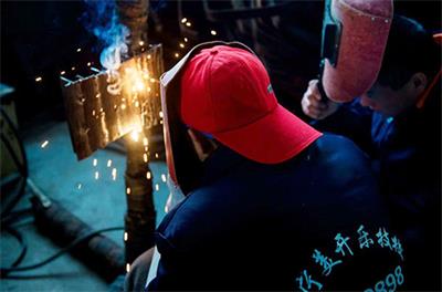 濟(jì)寧美開(kāi)樂(lè)技校有電工專(zhuān)業(yè)嗎？   